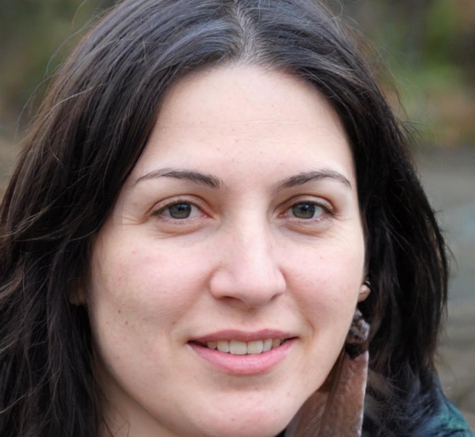 Sarah Williams - Family Financial Planning Expert